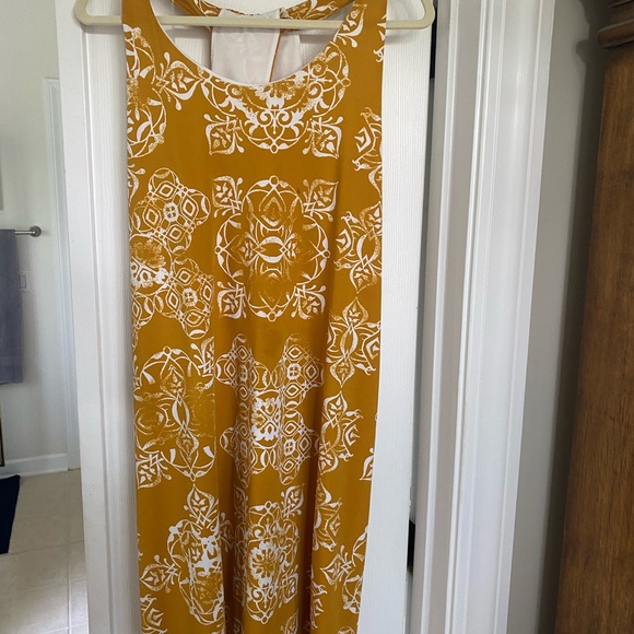 Jules & Leopold Dresses & Skirts - Jules and leopold gold summer dress criss  cross in back
